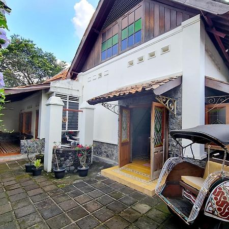 Omah Pitoe Yogya Homestay يوغياكارتا المظهر الخارجي الصورة