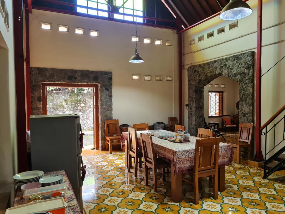 Omah Pitoe Yogya Homestay يوغياكارتا المظهر الخارجي الصورة