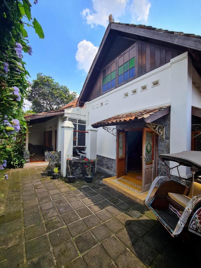 Omah Pitoe Yogya Homestay يوغياكارتا المظهر الخارجي الصورة