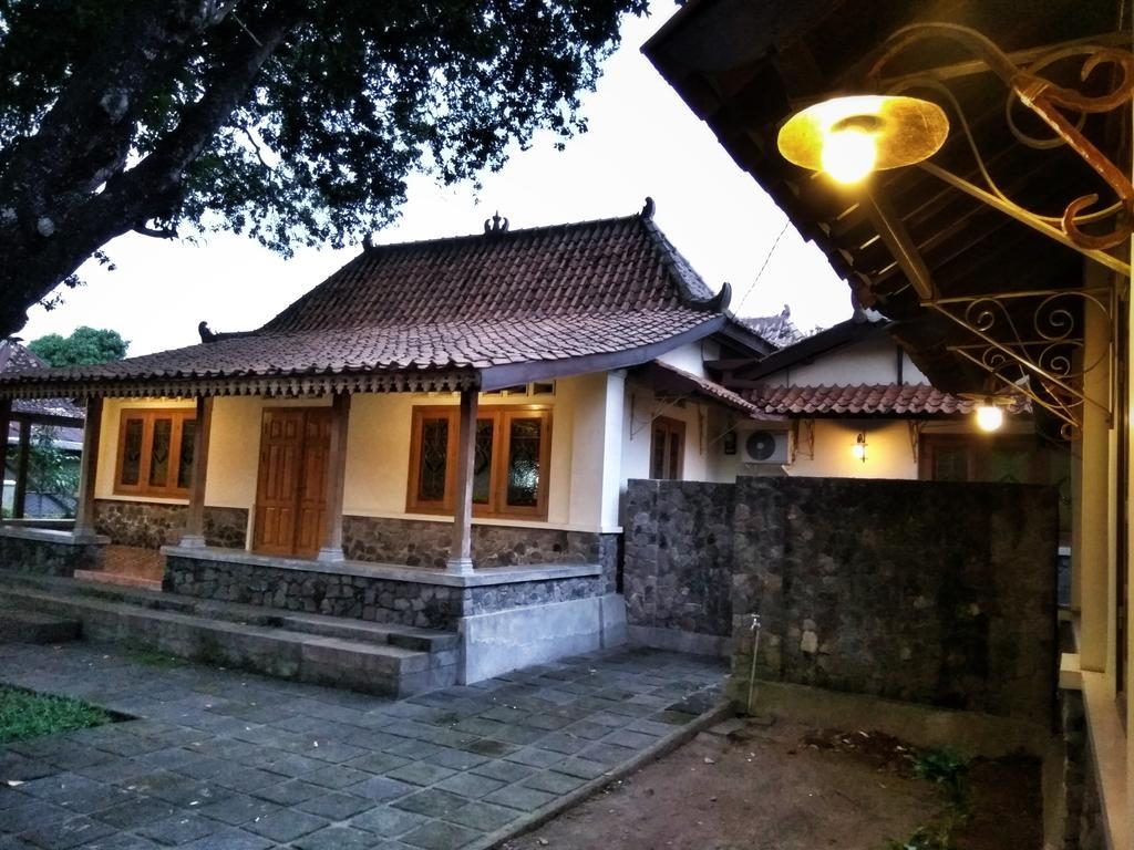 Omah Pitoe Yogya Homestay يوغياكارتا المظهر الخارجي الصورة